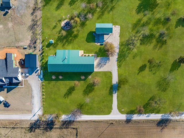 650 Scoggins Road, Tioga, TX 76271