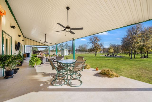 650 Scoggins Road, Tioga, TX 76271