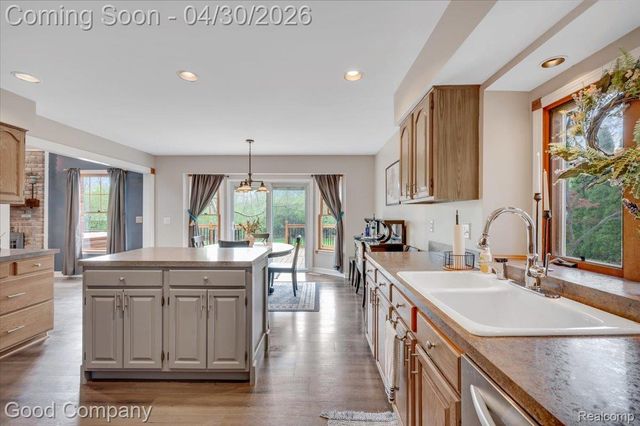 641 Shortridge Avenue, Rochester Hills, MI 48307