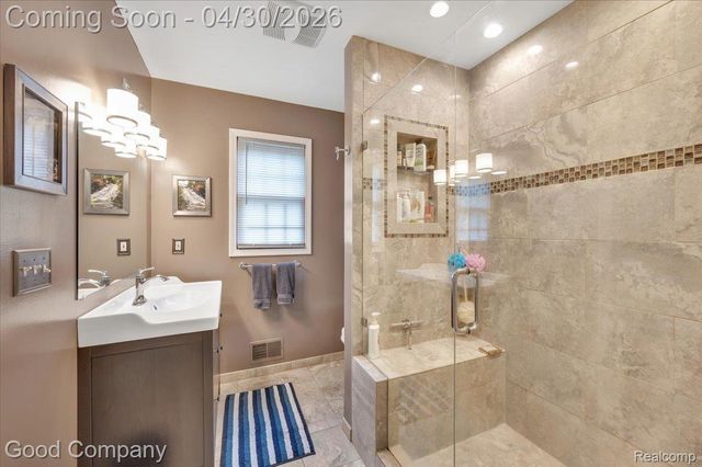 641 Shortridge Avenue, Rochester Hills, MI 48307