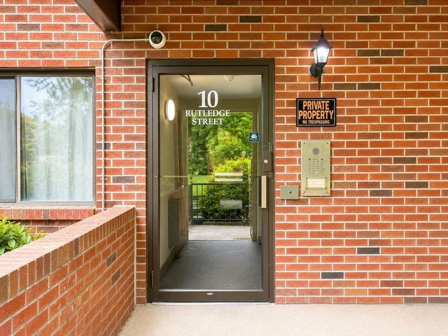 10 Rutledge St 1B, Worcester, MA 01604