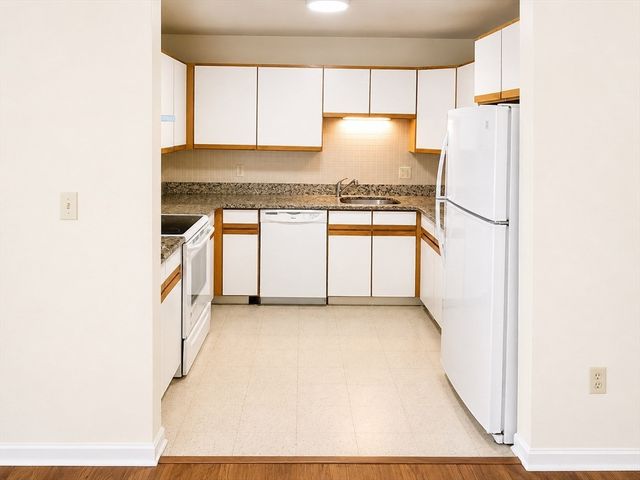 10 Rutledge St 1B, Worcester, MA 01604