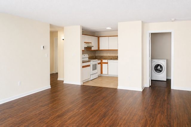 10 Rutledge St 1B, Worcester, MA 01604