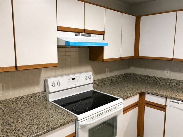 10 Rutledge St 1B, Worcester, MA 01604