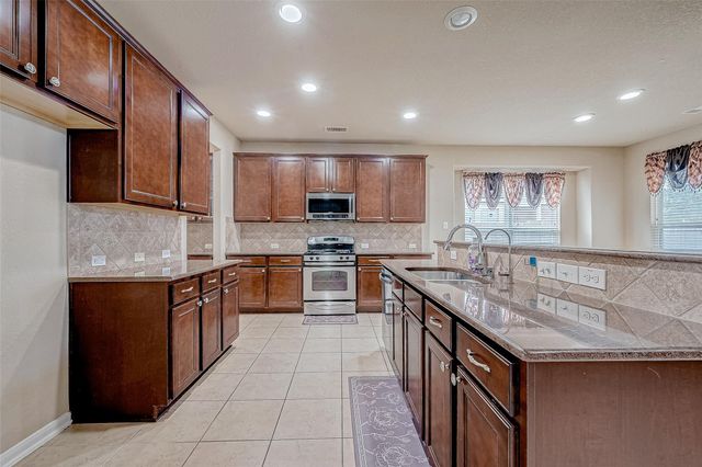 8926 Silent Hills Lane, Richmond, TX 77407