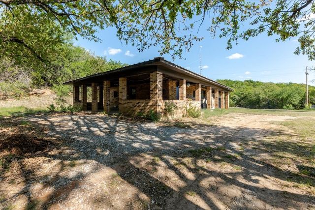 4550 S Lakeview Drive, Gordon, TX 76453