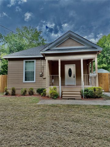 605 E Hickory Street, Kaufman, TX 75142