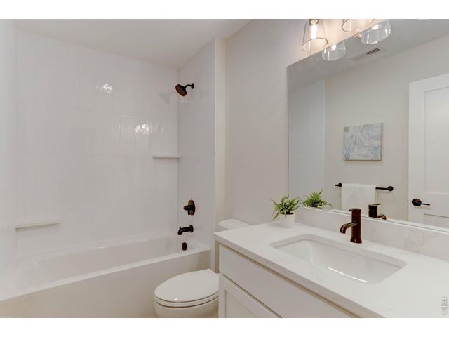 909 Sunflower St, Louisville, CO 80027
