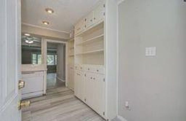 11609 Chimney Rock Road, Houston, TX 77035