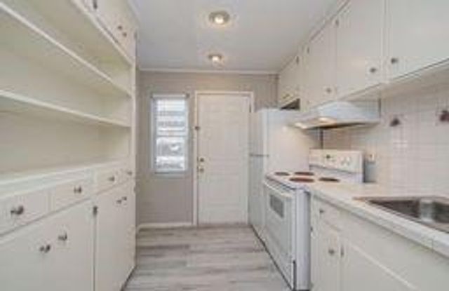 11609 Chimney Rock Road, Houston, TX 77035
