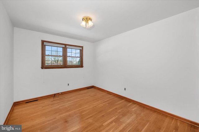 2423 W PARRIS DR, Wilmington, DE 19808