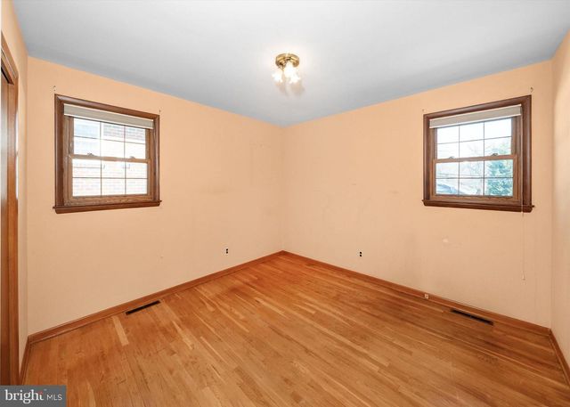 2423 W PARRIS DR, Wilmington, DE 19808