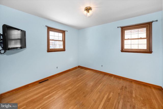 2423 W PARRIS DR, Wilmington, DE 19808