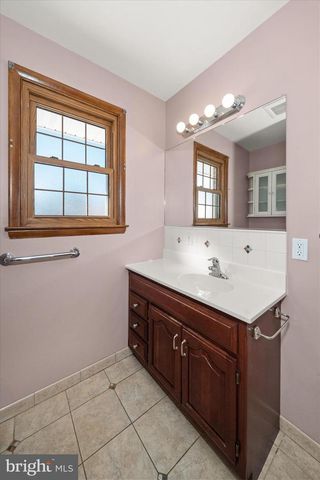 2423 W PARRIS DR, Wilmington, DE 19808