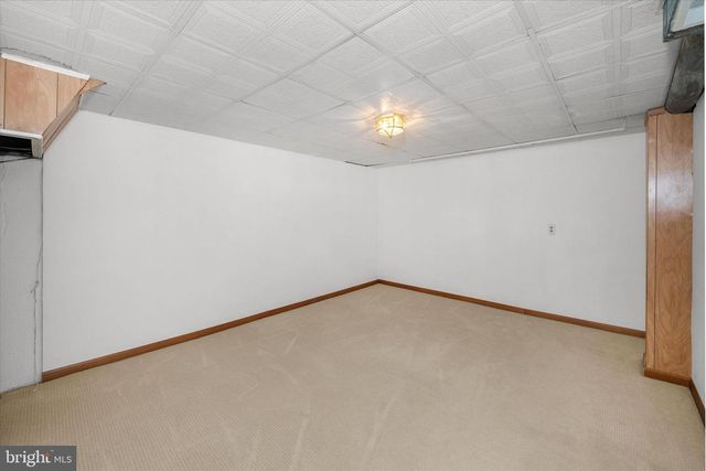 2423 W PARRIS DR, Wilmington, DE 19808