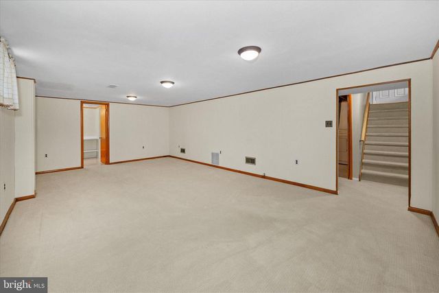 2423 W PARRIS DR, Wilmington, DE 19808