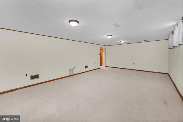 2423 W PARRIS DR, Wilmington, DE 19808