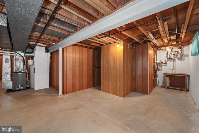 2423 W PARRIS DR, Wilmington, DE 19808