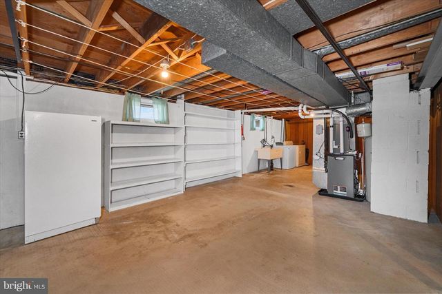 2423 W PARRIS DR, Wilmington, DE 19808