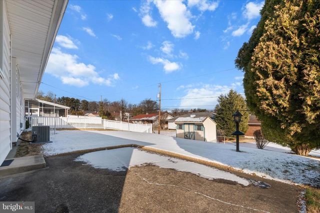 2423 W PARRIS DR, Wilmington, DE 19808