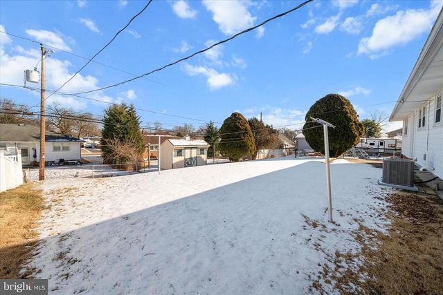 2423 W PARRIS DR, Wilmington, DE 19808