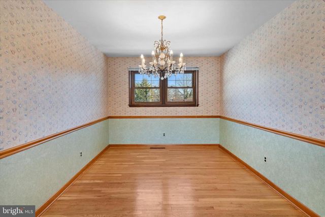 2423 W PARRIS DR, Wilmington, DE 19808