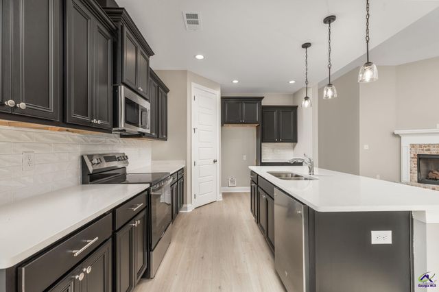 205 Farmland Circle, Perry, GA 31069