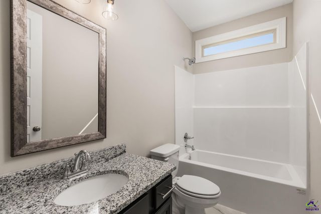 205 Farmland Circle, Perry, GA 31069