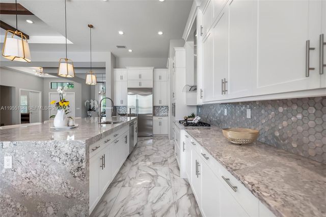 12435 S Parkland Bay Trl, Parkland, FL 33076