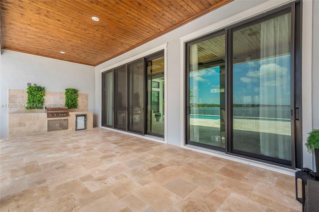 12435 S Parkland Bay Trl, Parkland, FL 33076