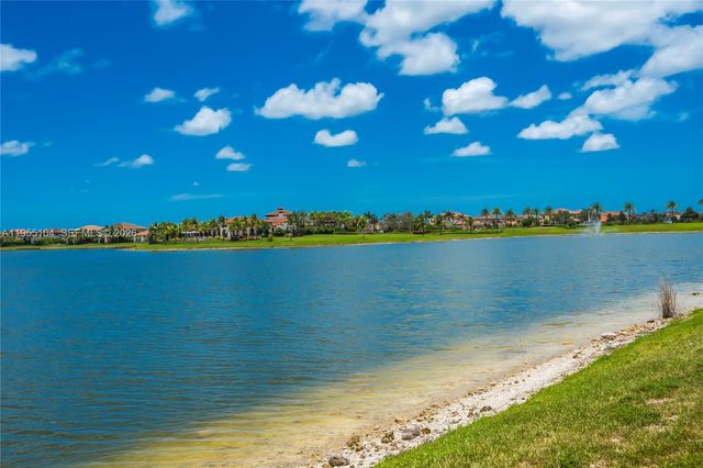 12435 S Parkland Bay Trl, Parkland, FL 33076