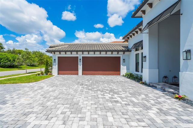 12435 S Parkland Bay Trl, Parkland, FL 33076