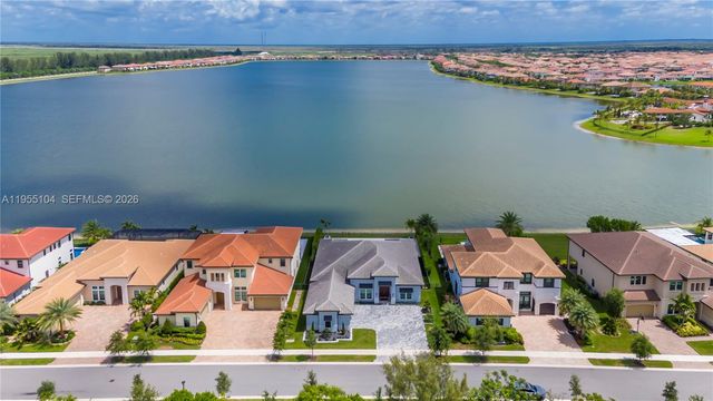 12435 S Parkland Bay Trl, Parkland, FL 33076