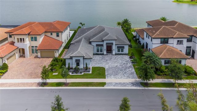 12435 S Parkland Bay Trl, Parkland, FL 33076