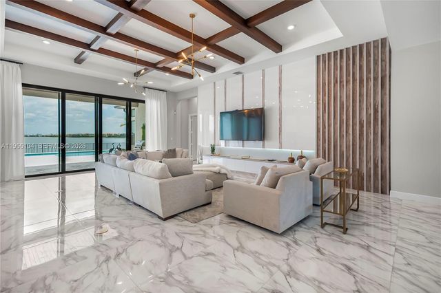 12435 S Parkland Bay Trl, Parkland, FL 33076