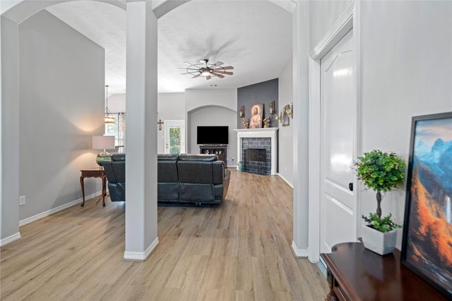 940 Fife Drive, Conroe, TX 77301