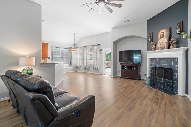 940 Fife Drive, Conroe, TX 77301