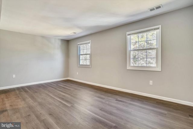 9202 SPRUCEWOOD RD, Burke, VA 22015