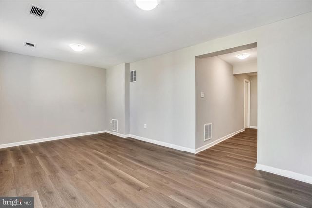 9202 SPRUCEWOOD RD, Burke, VA 22015