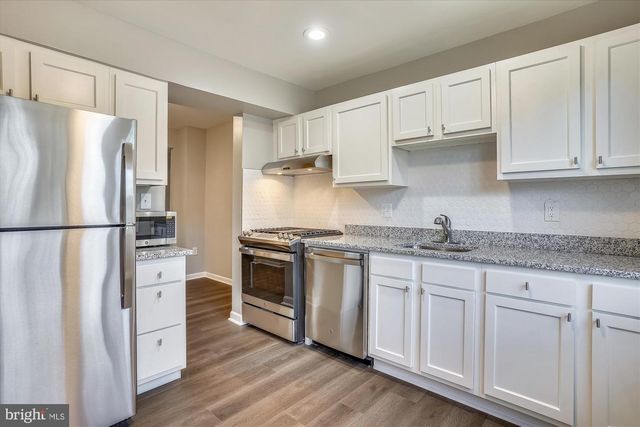 9202 SPRUCEWOOD RD, Burke, VA 22015