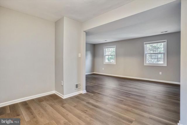 9202 SPRUCEWOOD RD, Burke, VA 22015