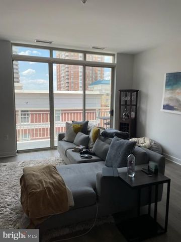 820 N Pollard St Apt 912, Arlington, VA 22203
