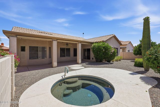 8047 N Arcata Drive, Tucson, AZ 85743