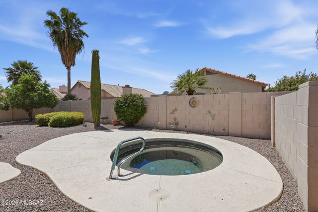 8047 N Arcata Drive, Tucson, AZ 85743