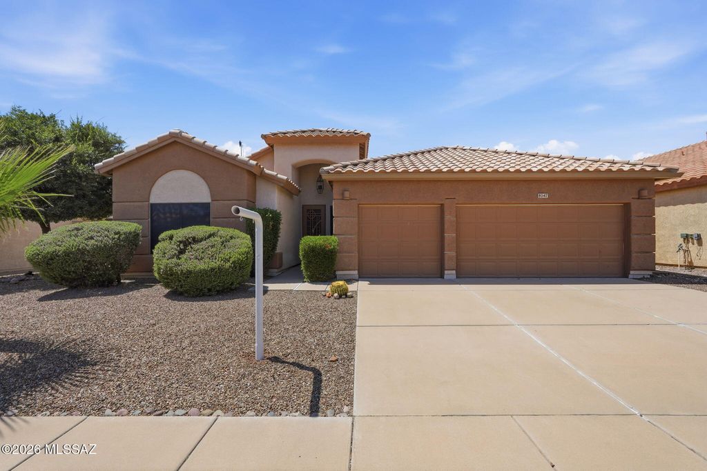 8047 N Arcata Drive, Tucson, AZ 85743