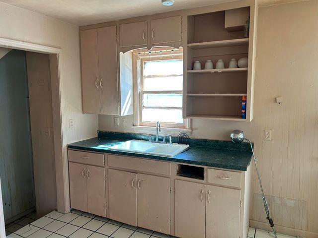 644 Crawford Street, Flint, MI 48507