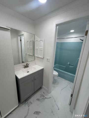 24 Heather Ridge 24, Shelton, CT 06484