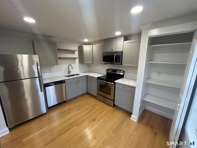 24 Heather Ridge 24, Shelton, CT 06484