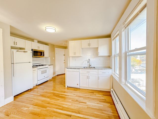 19 Town Hill St 2, Quincy, MA 02169