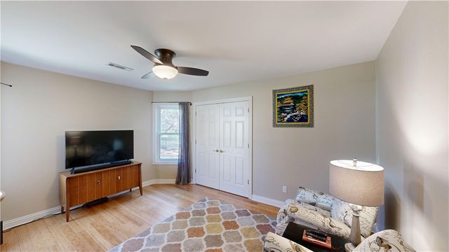 2195 E Wolf Creek Drive, Fayetteville, AR 72703